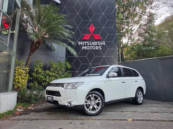 MITSUBISHI OUTLANDER 3.0 GT 4X4 V6 24V GASOLINA 4P AUTOMÁTICO
